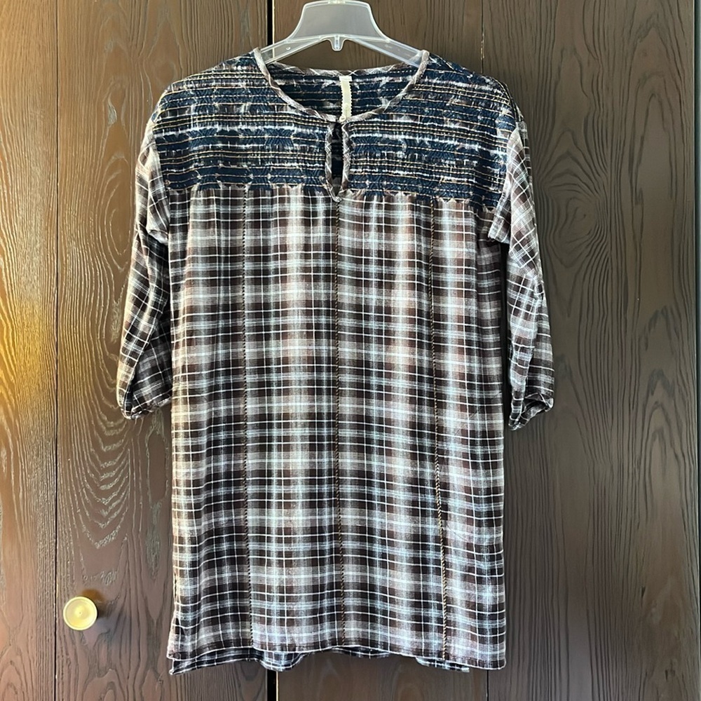 Uncle Frank 3/4 sleeved, lightweight flannel dress with embroidery. Size Small